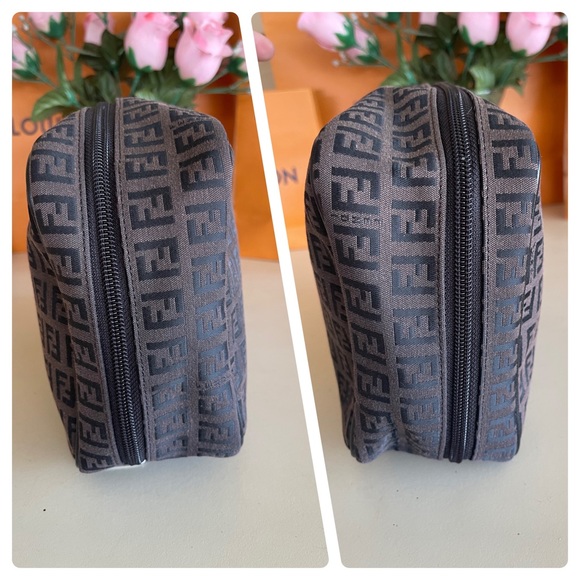 Authentic Fendi vanity case 💼❤️🧳 - Picture 3 of 13